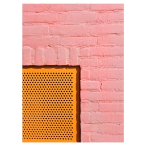 Wenskaart roze muur en oranje gaas