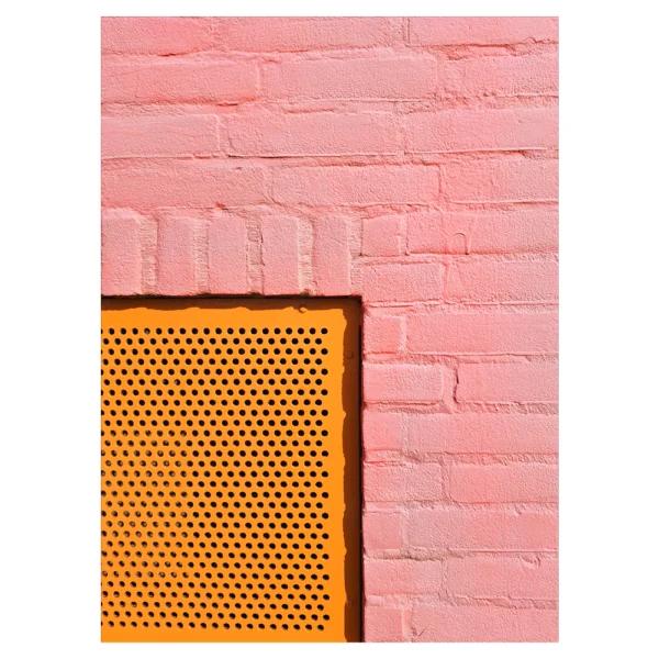 Wenskaart roze muur en oranje gaas